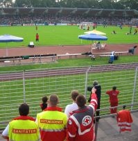Sanitätsdienst DRK Göttingen-Northeim, WM 2006 Probetraining mexikanische Nationalmannschaft. Auf dem Bild: Sanitäter, Rettungssanitäter und Helfer