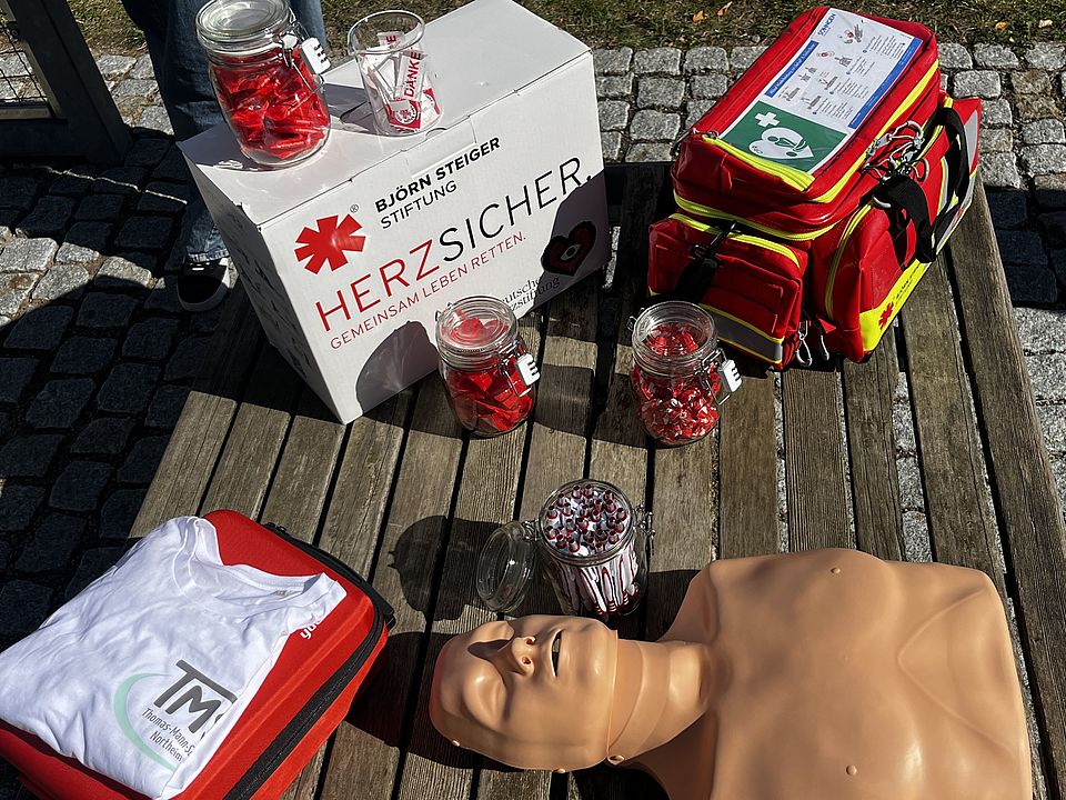 Erste Hilfe Ausrüstung zum Üben